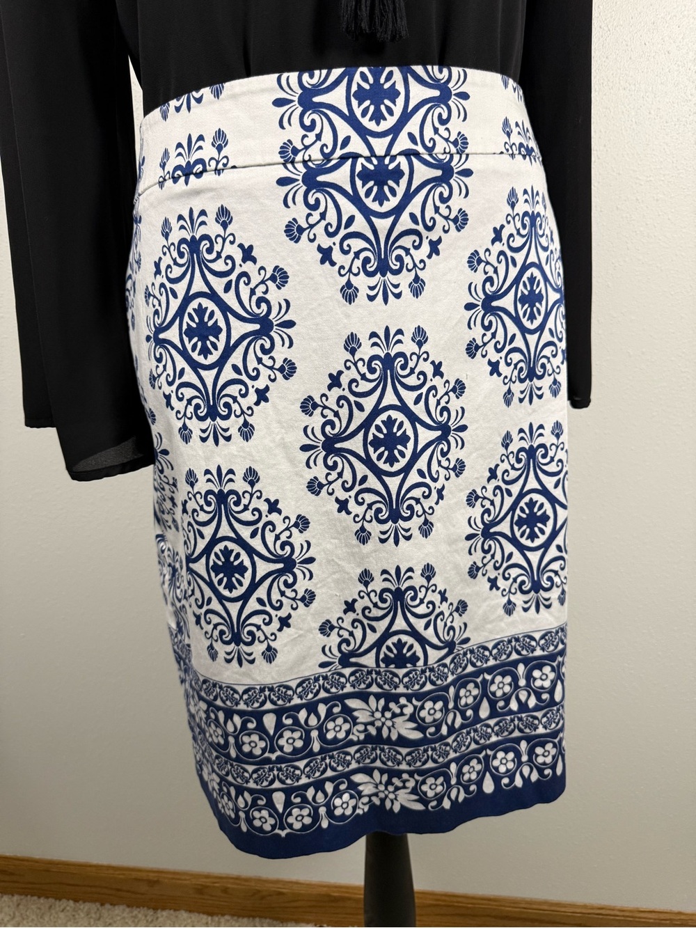 Ann Taylor Petite Navy White Tile Print Pencil Skirt Cotton Stretch 12P
